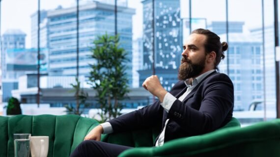 Ιστορίες που Γεννήθηκαν από το Μηδέν: Όταν το Όνειρο Βρήκε Χώμα και Έγινε Ρίζα