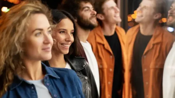 Η Δύναμη της Κοινότητας: Γιατί Μόνοι Πάμε Γρήγορα, Μαζί Πάμε Μακριά